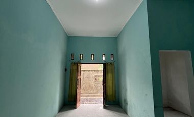 Rumah siap huni dekat jalan raya di Teras Boyolali