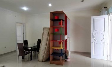Rumah 2 Lantai Greenlake City Cluster West Europe Dekat Pintu Toll