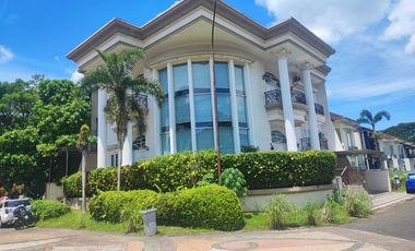 DI JUAL RUMAH MEWAH CLUSTER BEVERLY HILL BALIKPAPAN