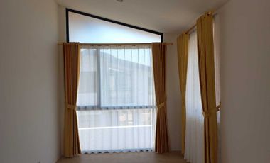 Disewakan rumah 2 lantai gorden Cluster Cendana Cove Lippo Karawaci