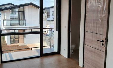 Disewakan rumah 2 lantai gorden Cluster Cendana Cove Lippo Karawaci