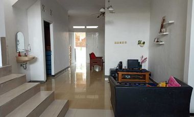 Rumah bagus Kediri siap huni dijual cepat