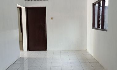 Rumah Tepi Jalan Aspal Sktr Sidomoyo Sidoarum dkt Rocket Chicken Pusat