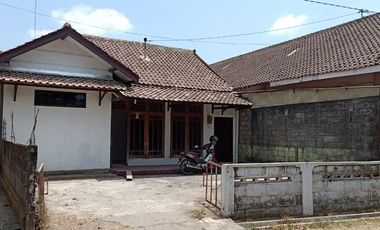 Rumah Tepi Jalan Aspal Sktr Sidomoyo Sidoarum dkt Rocket Chicken Pusat