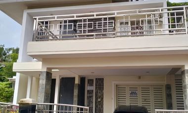 Disewakan Rumah Posisi Hook di Green Hills Full Furnished Siap Huni