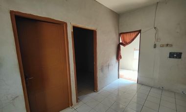 Rumah Hook Dekat Terminal Pakupatan