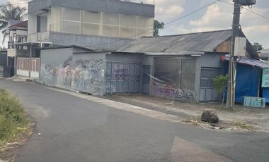 Rumah dan tempat usaha strategis di jalan palagan km 9,5