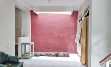 Rumah Ruang Usaha Jl Pogung Dekat Jl Monjali, Ringroad, UGM