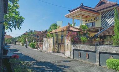 DIJUAL RUMAH MEWAH LOKASI DI JALAN GURITA SESETAN DENPASAR SELATAN
