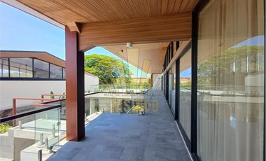 NEWLY BUILT LUXURY VILLA UNITS FOR SALE WITH VIEWS OF SUNRISE BEACH