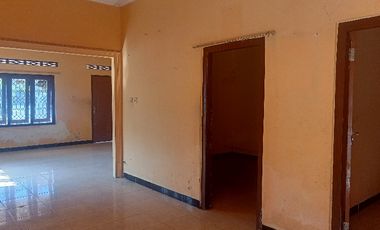 BU Banting Harga Di jual Rumah Strategis Pinggir jalan di Kota Blitar