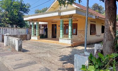 BU Banting Harga Di jual Rumah Strategis Pinggir jalan di Kota Blitar