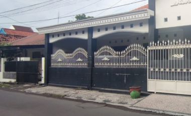 dijual rumah murah tepi jalan poros bisa untuk buka usaha