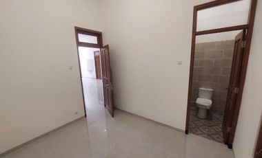 Rumah Mewah Baru Gress Lingkungan Aman Nyaman di Sumber Solo