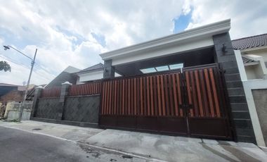 Rumah Mewah Baru Gress Lingkungan Aman Nyaman di Sumber Solo