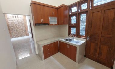 Rumah Mewah Baru Gress Lingkungan Aman Nyaman di Sumber Solo