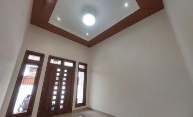 Rumah Mewah Baru Gress Lingkungan Aman Nyaman di Sumber Solo