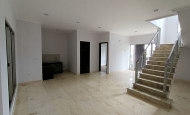 Disewakan Rumah Golf Island PIK Pantai Indah Kapuk Jakarta Utara 8x15