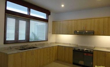 DISEWAKAN RUMAH CANTIK (Siap Huni)  POOL  JL KEMANG SELATAN RAYA  JAKA