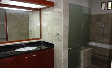 DISEWAKAN RUMAH CANTIK (Siap Huni)  POOL  JL KEMANG SELATAN RAYA  JAKA