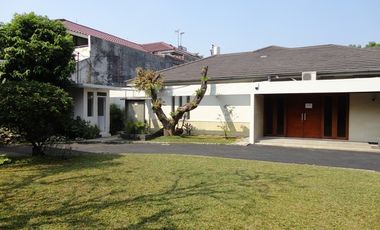 DISEWAKAN RUMAH CANTIK (Siap Huni)  POOL  JL KEMANG SELATAN RAYA  JAKA