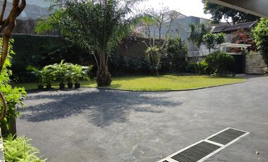 DISEWAKAN RUMAH CANTIK (Siap Huni)  POOL  JL KEMANG SELATAN RAYA  JAKA