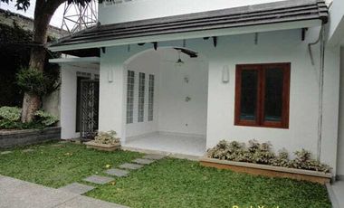 DISEWAKAN RUMAH CANTIK (Siap Huni)  POOL  JL KEMANG SELATAN RAYA  JAKA