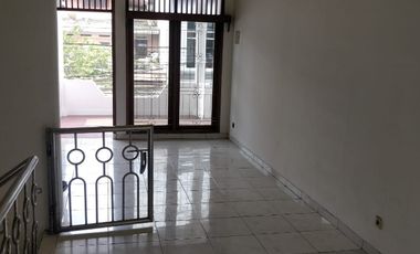 Disewakan Rumah Bagus Siap Huni di Pulo asem