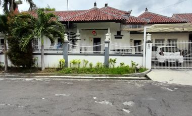 JUAL VILLA DALAM KOMPLEKS DI NUSA DUA FULLY FURNISHED