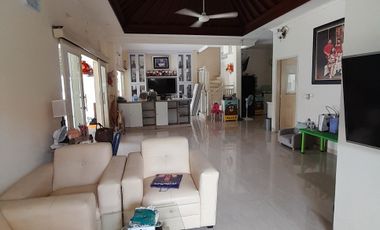 JUAL VILLA DALAM KOMPLEKS DI NUSA DUA FULLY FURNISHED