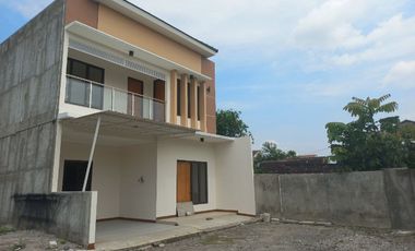 Rumah Cluster Nusukan Solo Kota Lokasi Dekat Jalan Raya (EL)