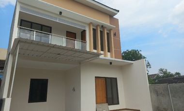 Rumah Cluster Nusukan Solo Kota Lokasi Dekat Jalan Raya (EL)