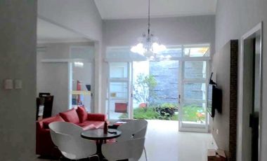 Rumah Tatar Jingga di Kota Baru Parahyangan