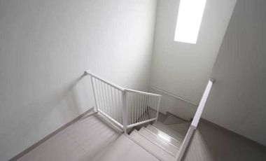 dijual hoste & toko lantai 2 renon denpasar