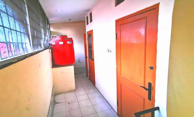 Disewakan rumah rapi bersih siap huni di komplek bebas banjir jakbar