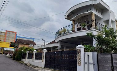 DIJUAL TANAH BONUS BANGUNAN PINGGIR JALAN DI SALATIGA, STRATEGIS