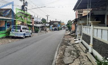 Rumah strategis pinggir jalan utama dekat pasar simo Boyolali