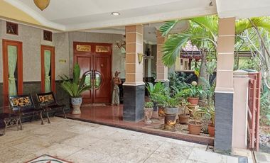 Rumah Mewah Furnished di Taman Bougenville Caman Jatibening