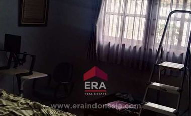 Rumah di Karangpawitan, di Tengah Kota Karawang, Harga Nego