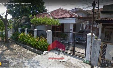 Rumah di Karangpawitan, di Tengah Kota Karawang, Harga Nego