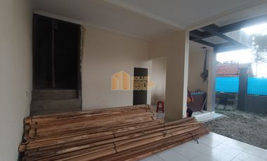 Dijual Toko Matrial Luas dan Strategis di Lokasi Padat Penduduk.