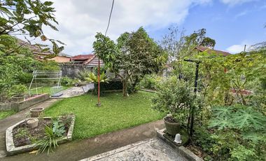 Dijual Rumah Palembang - Hunian Asri dengan Halaman Luas Tengah Kota