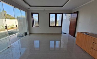 DIJUAL VILLA MODERN MURAH DALAM KOMPLEKS NUSA DUA