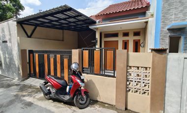 Rumah Baru Bagus Siap Huni SHM Solo Kota