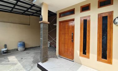 Rumah Baru Bagus Siap Huni SHM Solo Kota