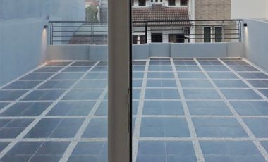 Dijual Rumah Baru 2,5 Lt Kompleks Anti Banjir Kelapa Gading