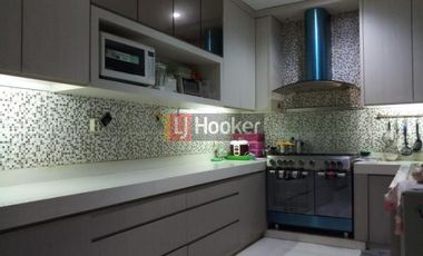 Rumah di akses jalan raya Kelapa Gading, bisa untuk usaha/ komersial