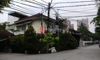 Rumah di akses jalan raya Kelapa Gading, bisa untuk usaha/ komersial