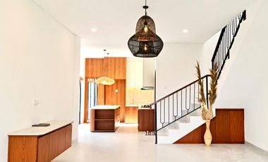 dijual villa style mediteranian lantai 2 munggu