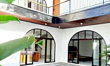 dijual villa style mediteranian lantai 2 munggu